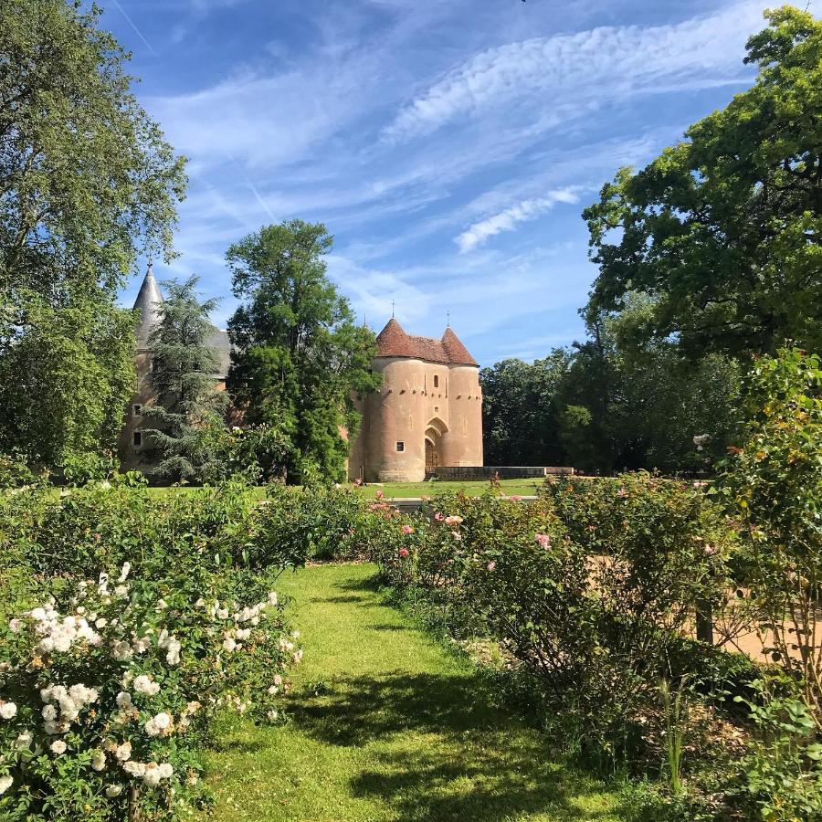 Chateau D'Ainay-Le-Vieil Exteriér fotografie